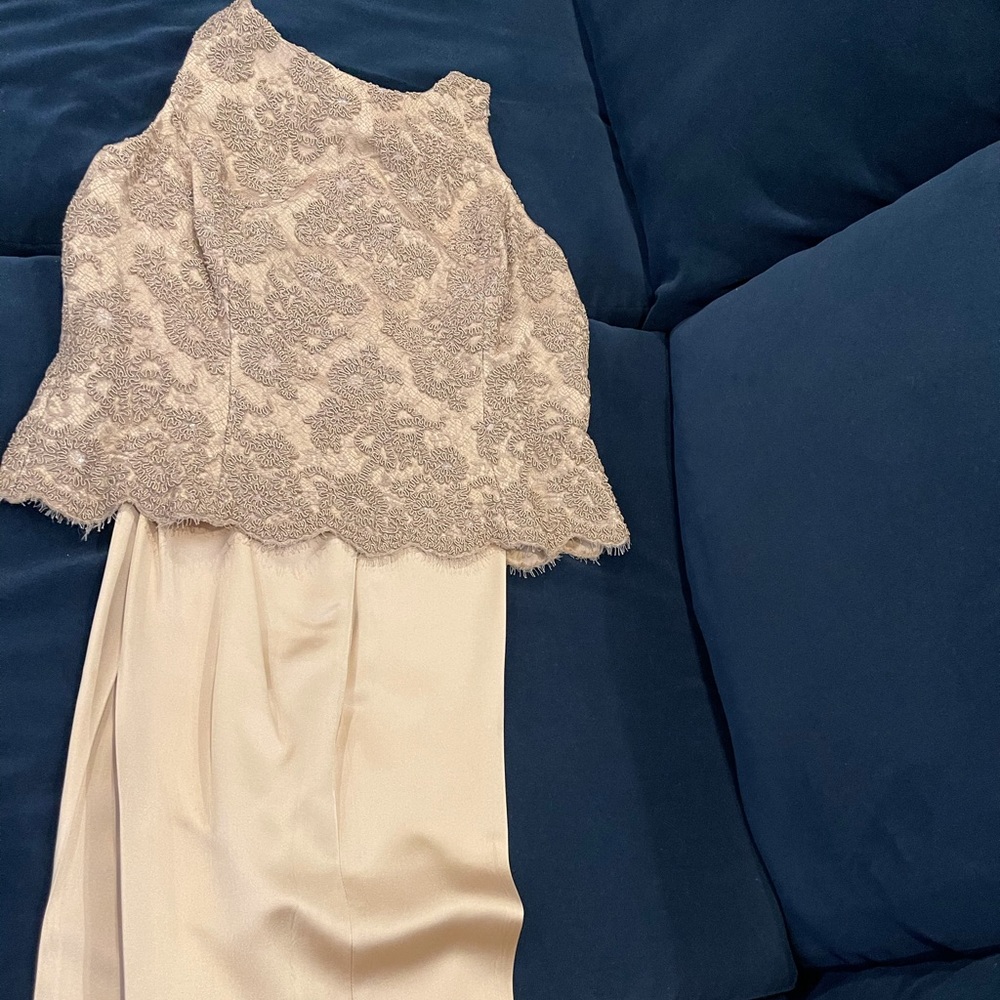 Elegant Ladies sleeveless pants set.